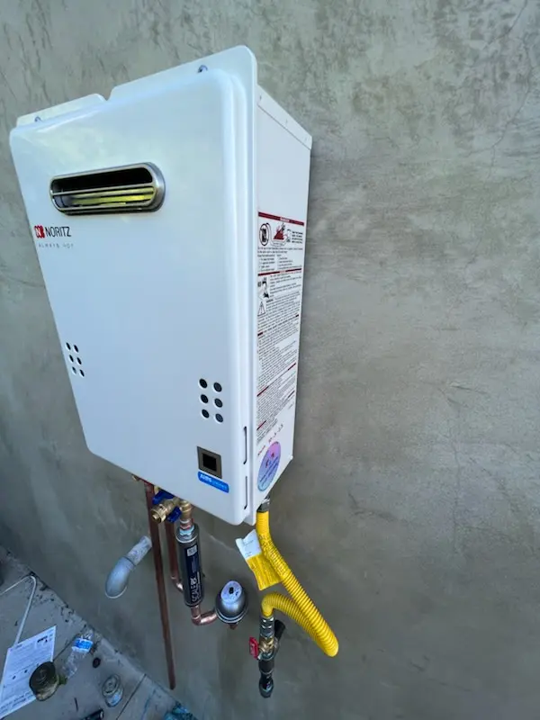 Tankless water heater installation for Deerfield Park homes